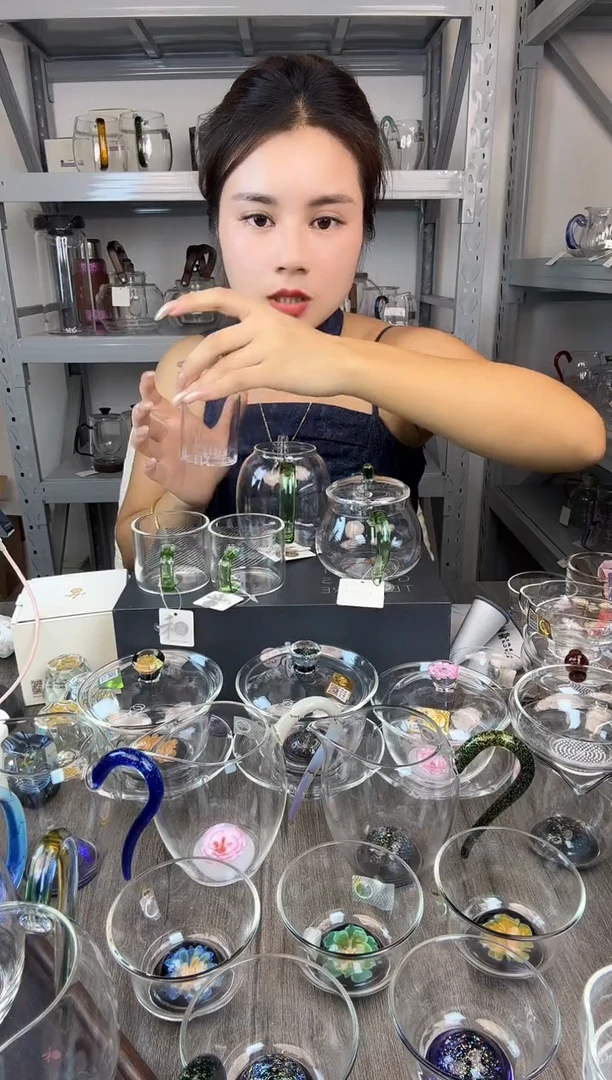 手工艺品玻璃禾器 宴臣壶湖绿