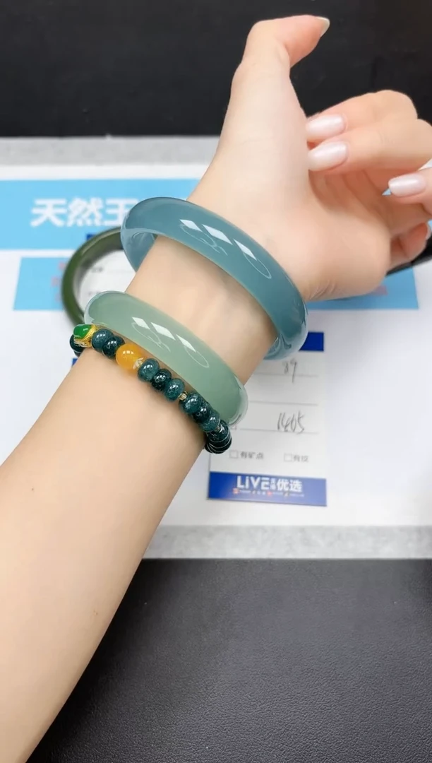 未镶嵌手镯石英质玉89-6465