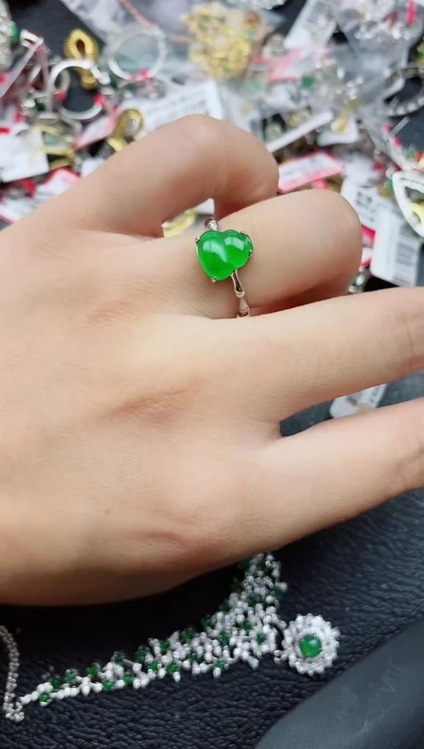 银S925镶嵌戒指翡翠1