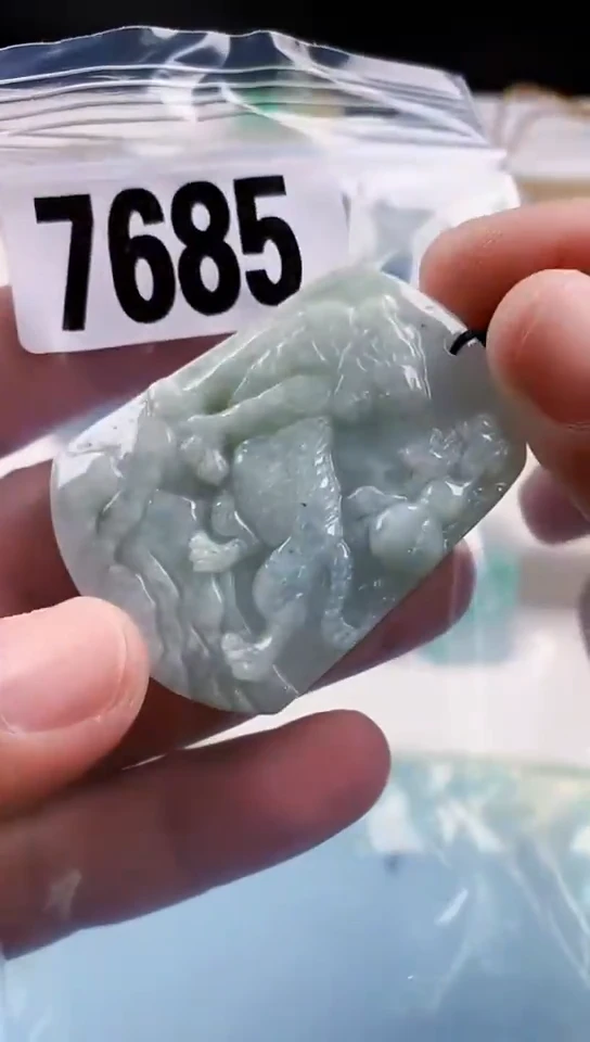 【闪购商品】翡翠挂件未镶嵌天然翡翠吊坠挂件