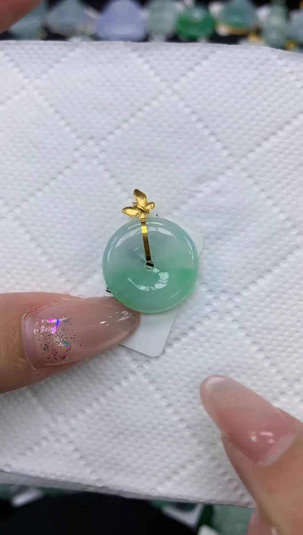 颈饰18K金镶嵌翡翠1111111111