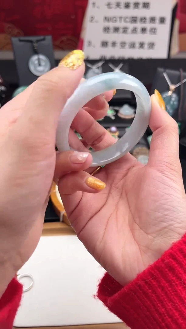 【闪购商品】翡翠手镯未镶嵌手镯