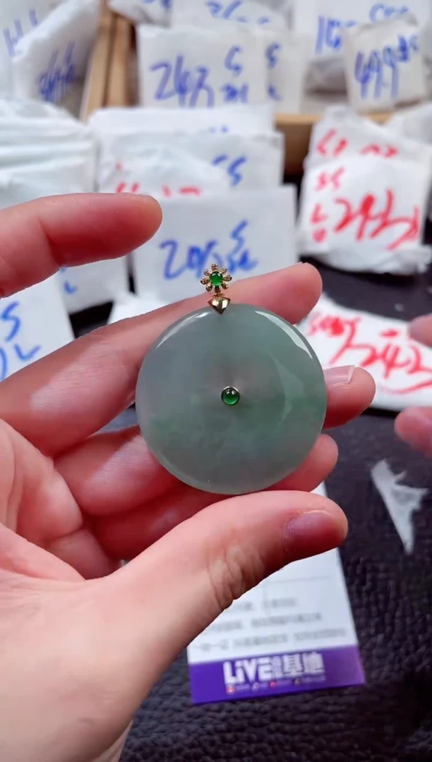 翡翠18K金镶嵌颈饰00003984