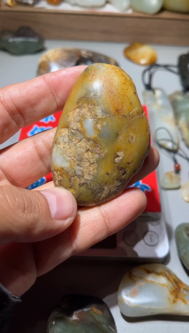 未镶嵌和田玉（糖玉）挂件 和田玉