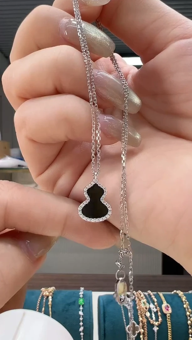铂Pt950镶嵌钻石颈饰星**空满钻黑葫芦项链