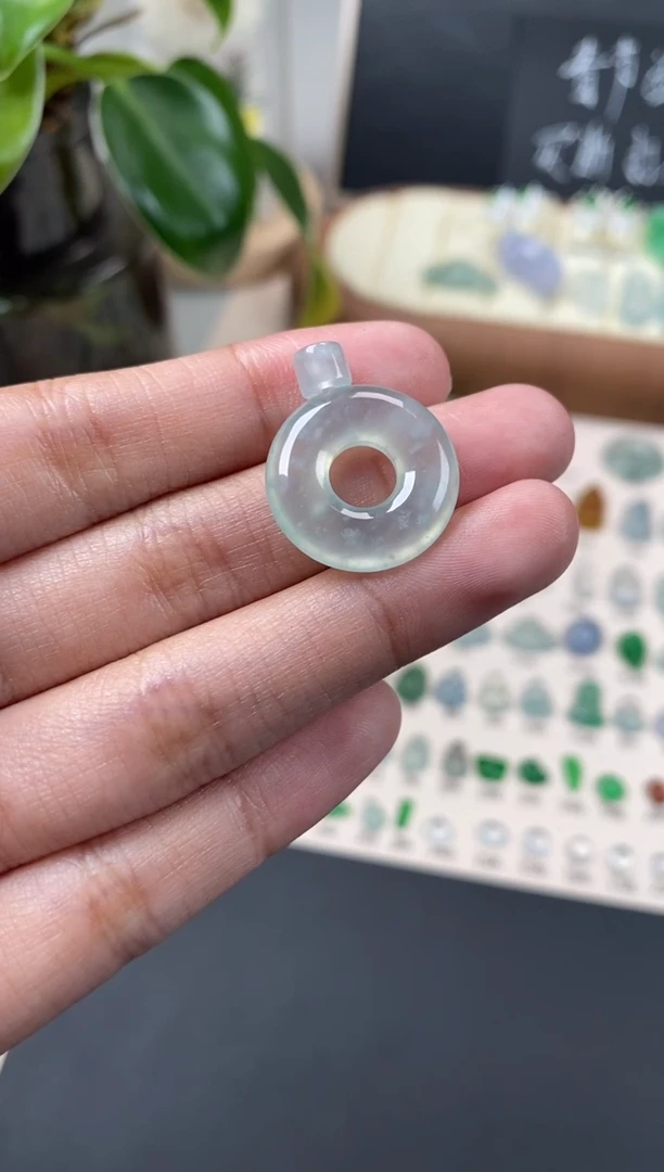 【闪购商品】翡翠颈饰未镶嵌翡翠冰晴甜甜圈