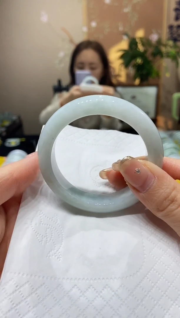 【闪购商品】翡翠手镯未镶嵌50.8圈口