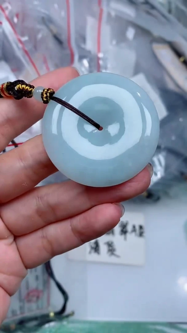 颈饰未镶嵌翡翠吊坠