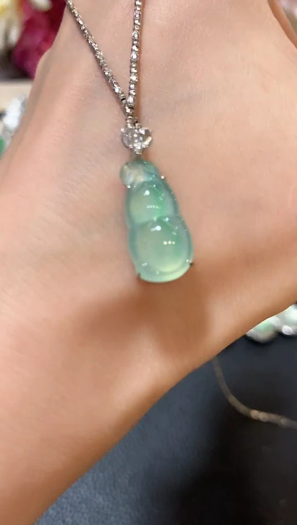 吊坠(不含链)18K金镶嵌翡翠n8