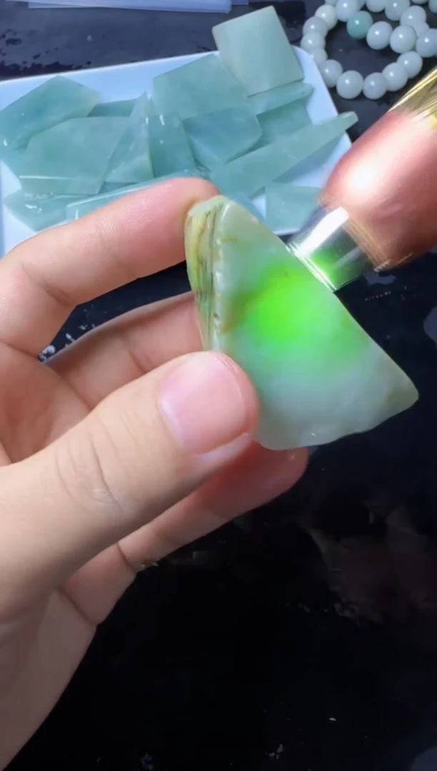 【闪购商品】翡翠颈饰未镶嵌049翡翠