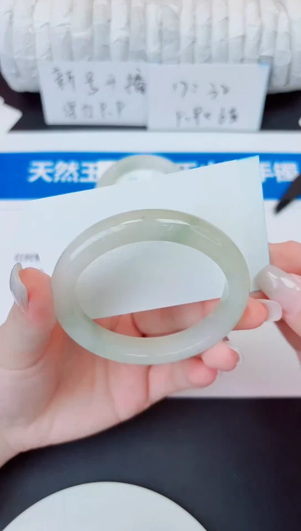 未镶嵌手镯石英质玉36/62