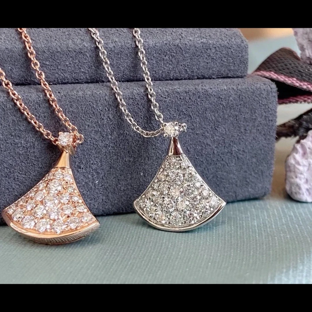 18k金镶满钻35分天然钻石裙子套链GHJ，多样性发其一