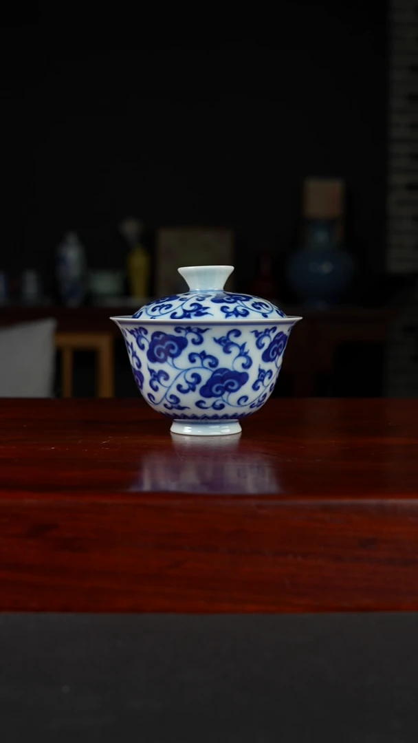 冯氏祖传窑柴窑缠枝灵芝二才盖碗
