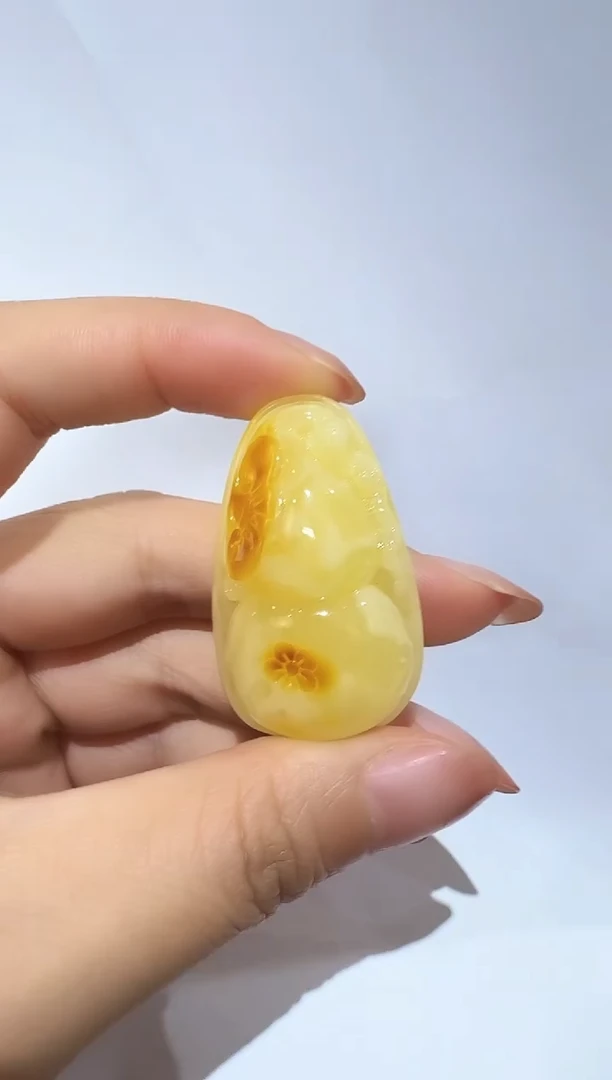 未镶嵌琥珀珠宝奇石