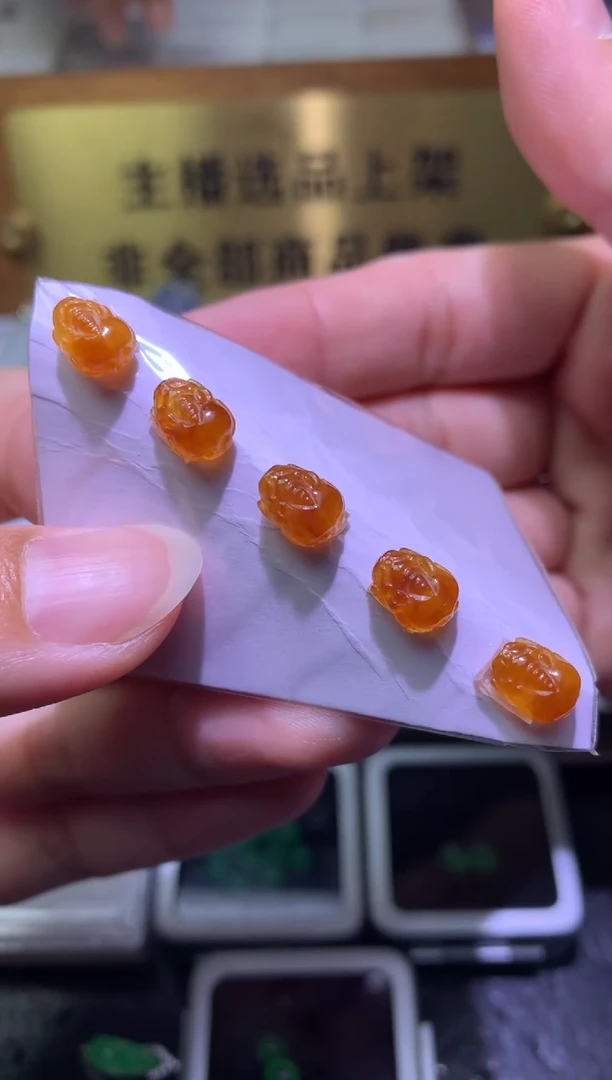 未镶嵌定制翡翠毛货