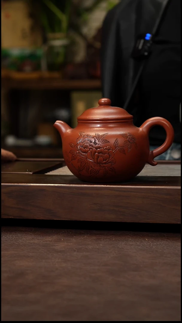 茶壶紫砂朱泥刻绘大莲子300cc左右