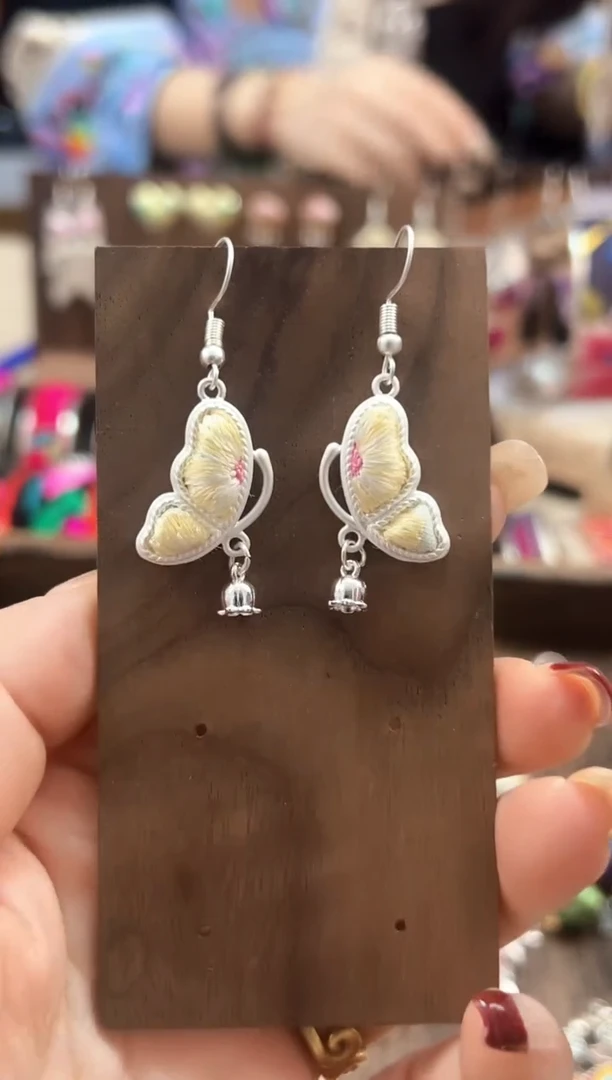 【闪购商品】织绣民族风老绣饰品561