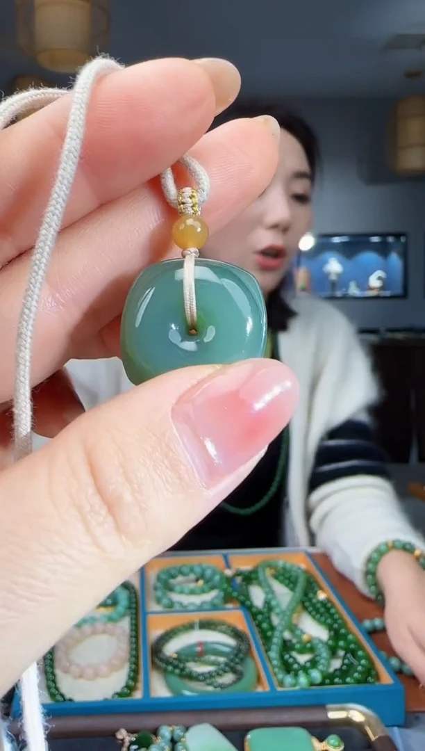 吊坠(不含链)未镶嵌和田玉1