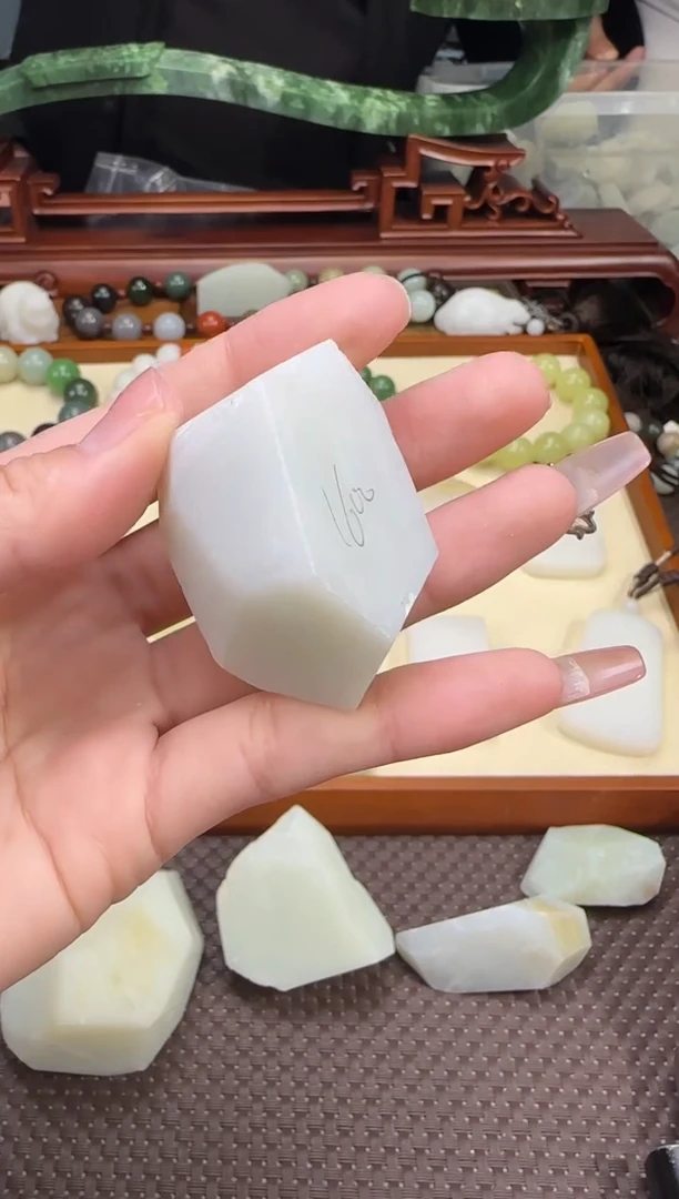 【闪购商品】定制和田玉原料未镶嵌原料