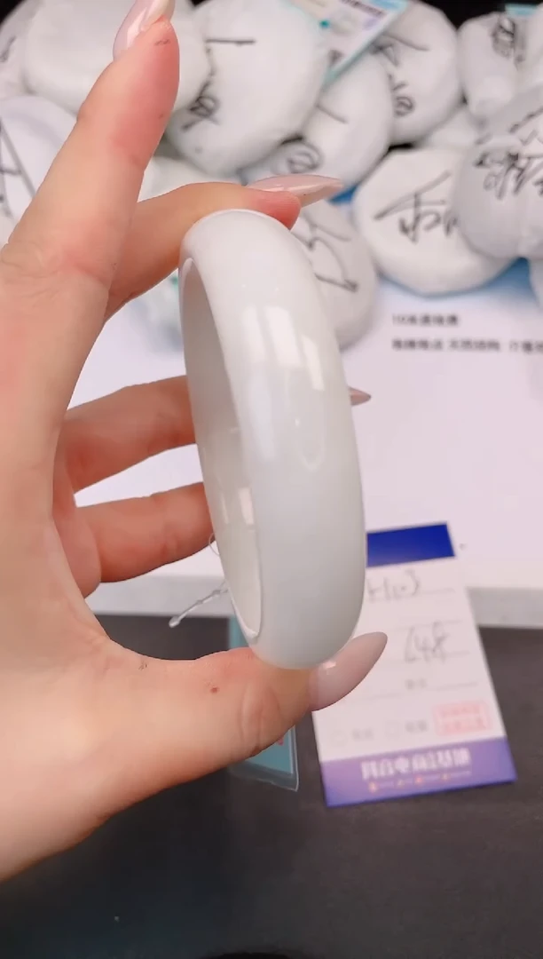 和田玉手镯未镶嵌3H103-64+