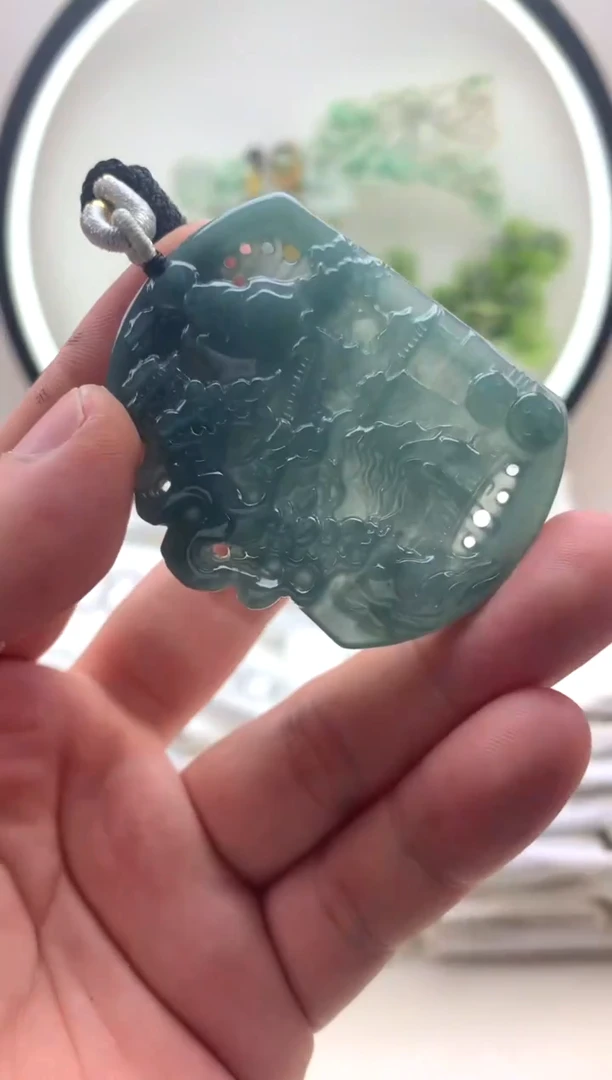 颈饰未镶嵌翡翠山水牌