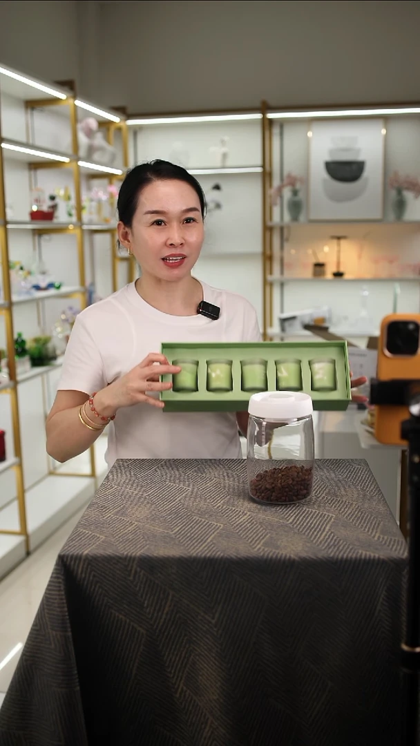 玻璃绿色香薰蜡烛