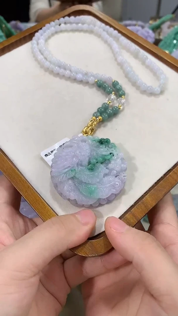 颈饰未镶嵌翡翠吊坠