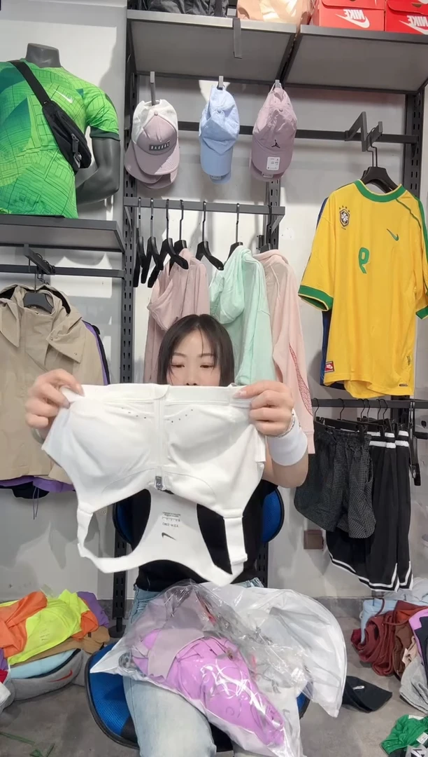 1377 编码 瑕疵款直播间过款为准 尺码L