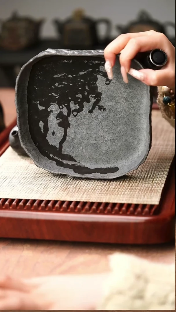 归玉堂冰碛岩重工雕刻异形茶盘