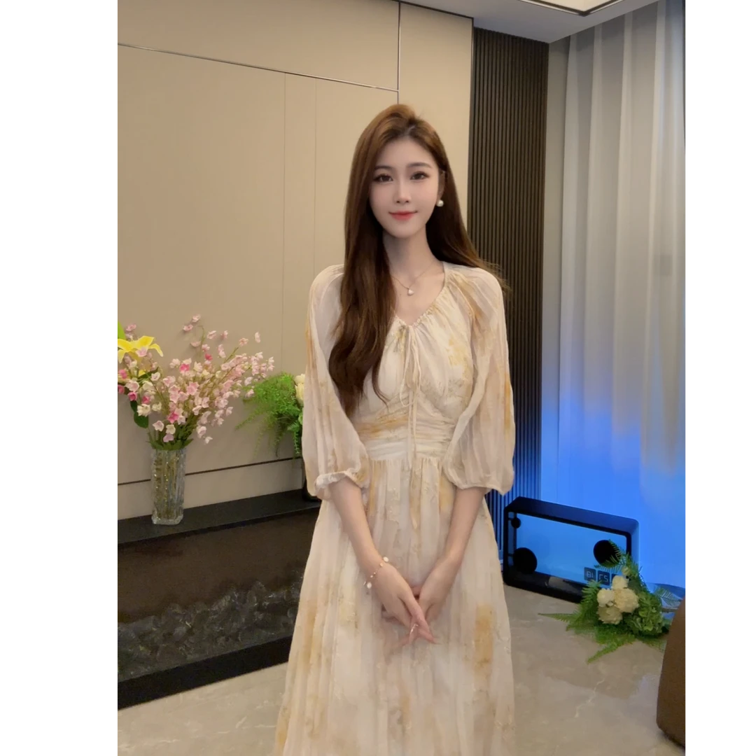 2025年夏季新款印花连设计感长裙七分袖温柔时尚连衣裙