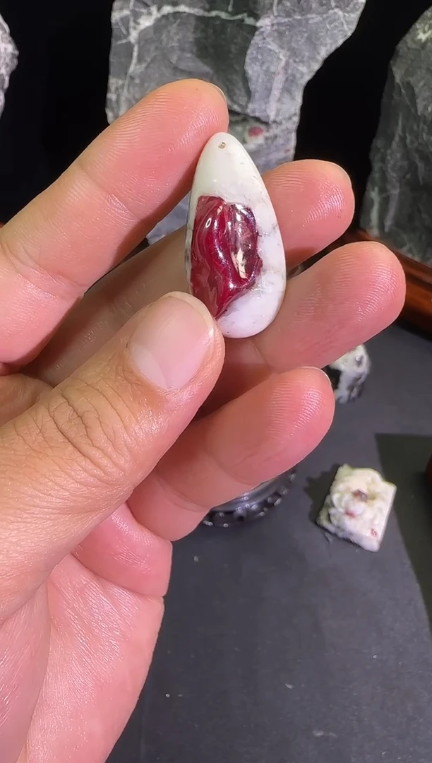 天然辰砂用****2天然朱砂晶体原石吊坠挂件