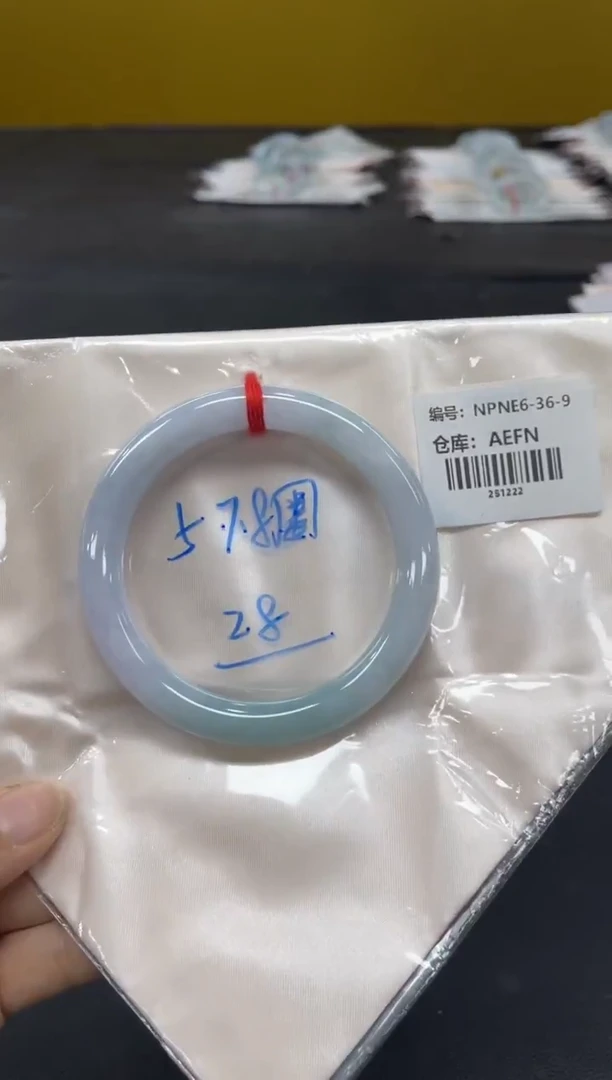 未镶嵌手镯翡翠翡翠手镯