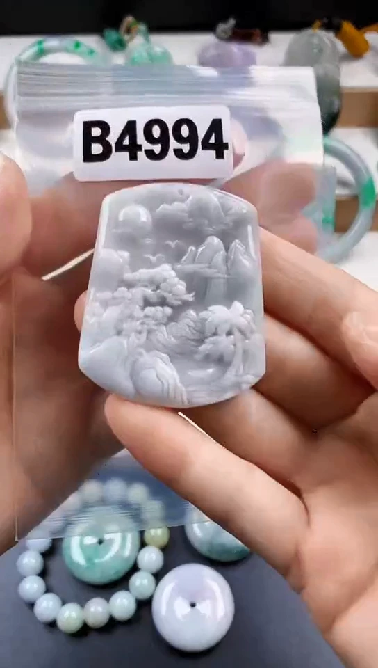颈饰未镶嵌翡翠天然翡翠吊坠挂件