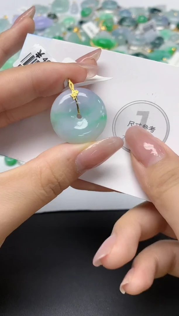 颈饰18K金镶嵌翡翠天然缅甸a货翡翠百元以上9元证书费自理