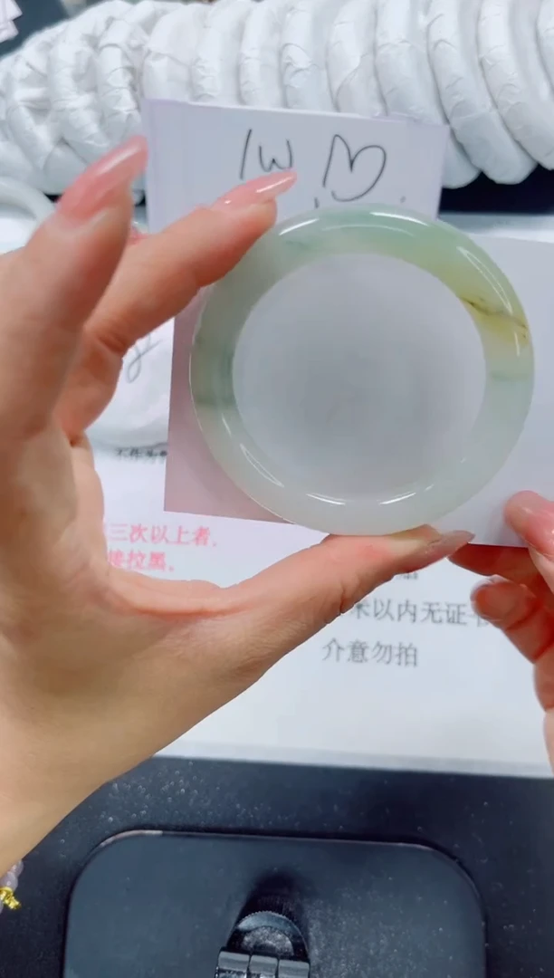 未镶嵌手镯石英质玉184-52.4