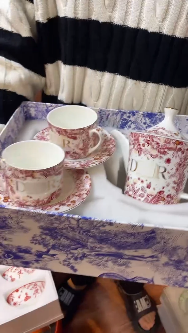杯鸿辉家品牌瓷器，京东包邮！