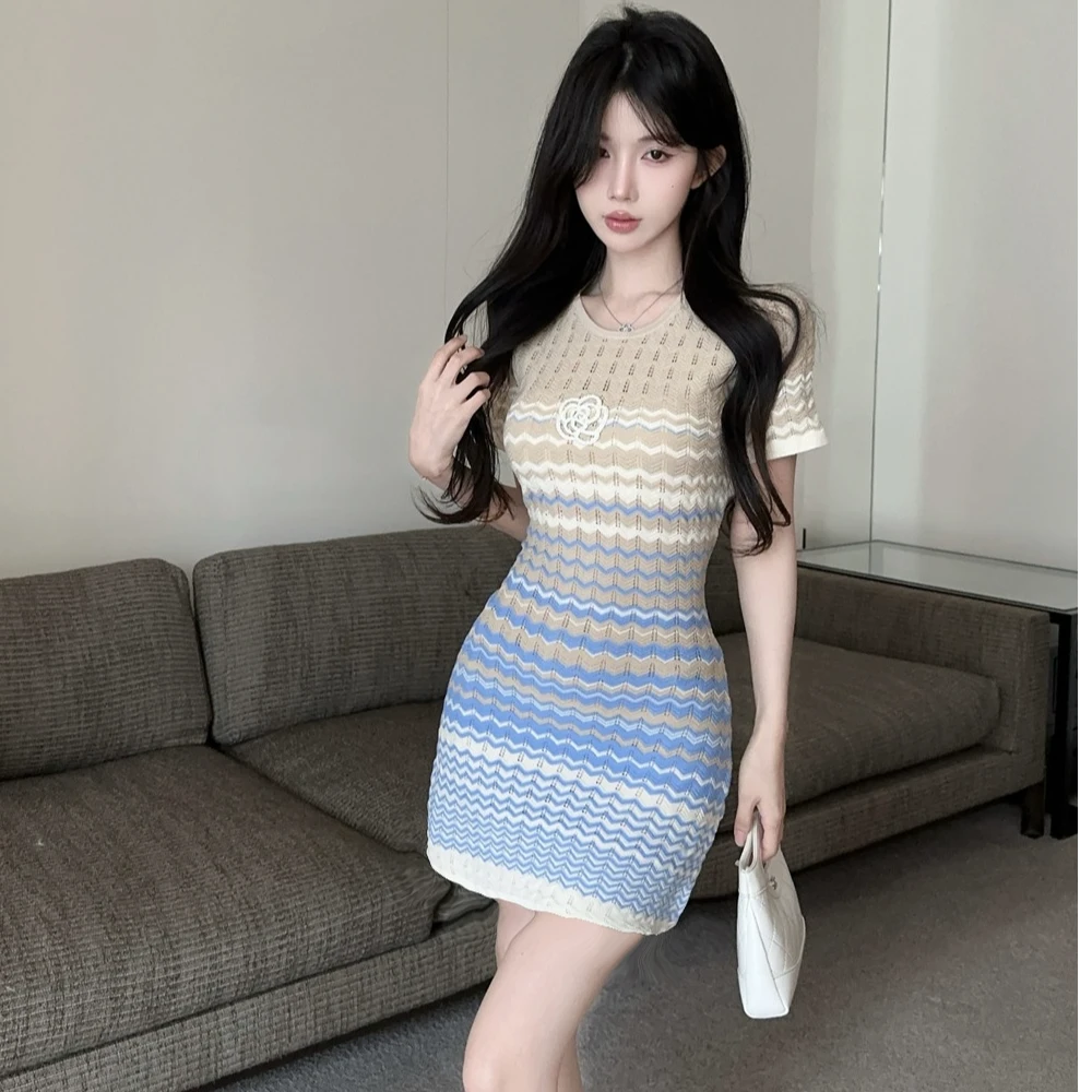 夏季复古千金风气质山茶花小香风渐变条纹修身圆领针织连衣裙女