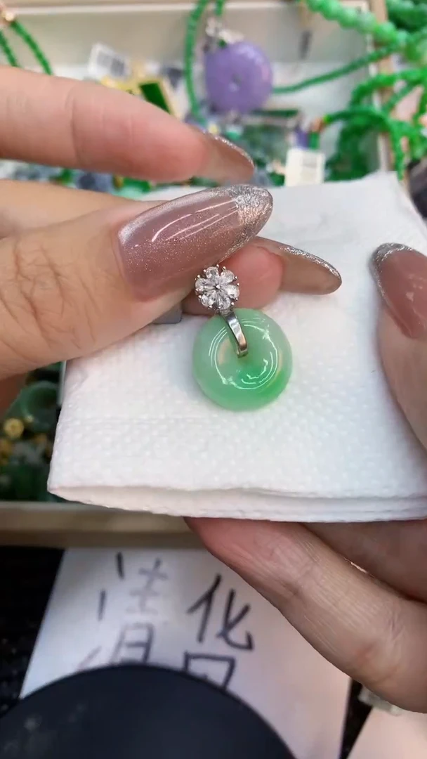 颈饰未镶嵌翡翠1