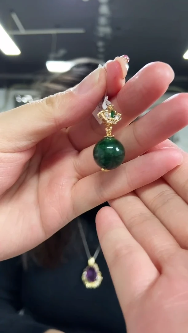 【闪购商品】翡翠吊坠(不含链)未镶嵌多样性发其一颜色微差