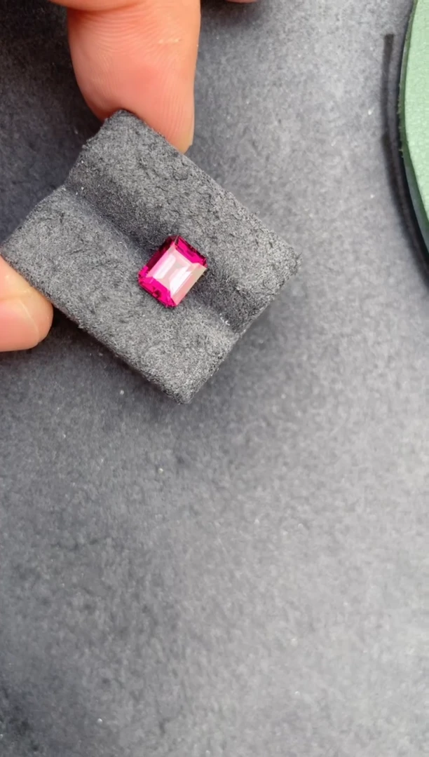 石榴石裸石未镶嵌2.1ct镁铝