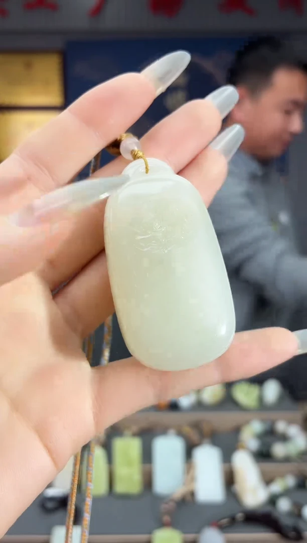 颈饰未镶嵌和田玉1