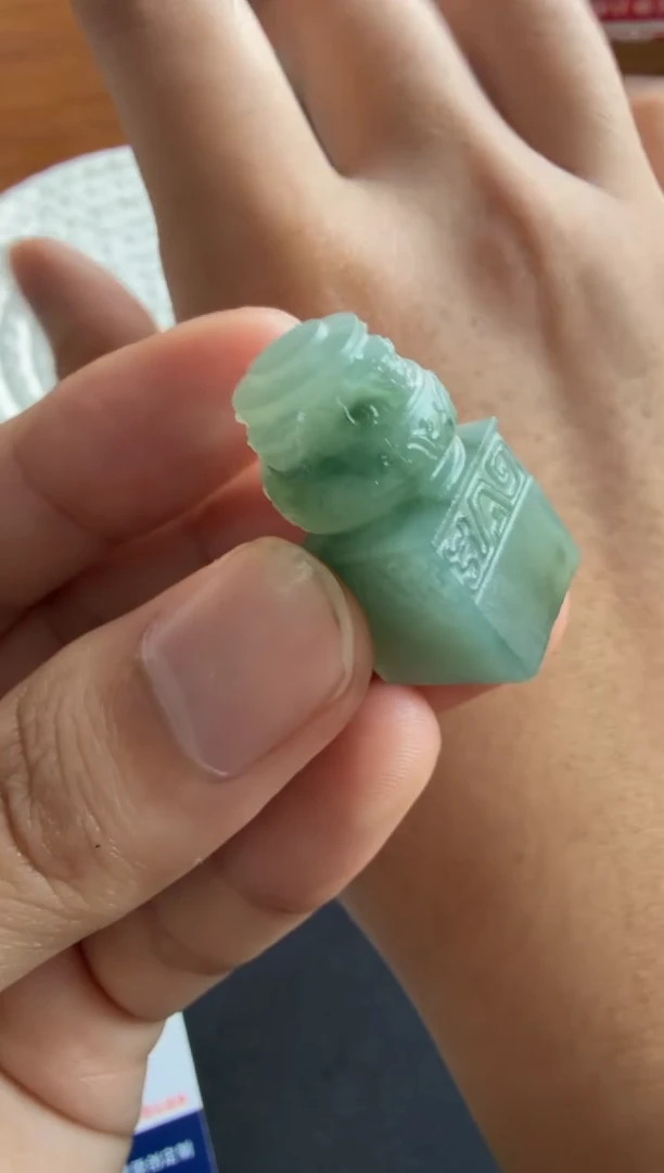 未镶嵌定制翡翠...
