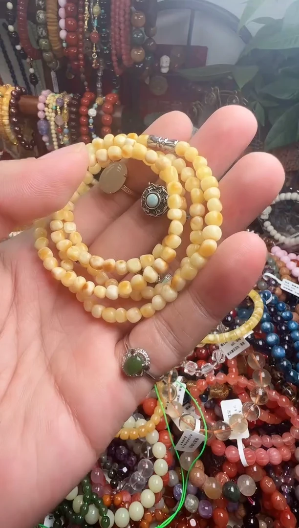 手链蜜蜡未镶嵌花****范一物一件）003926