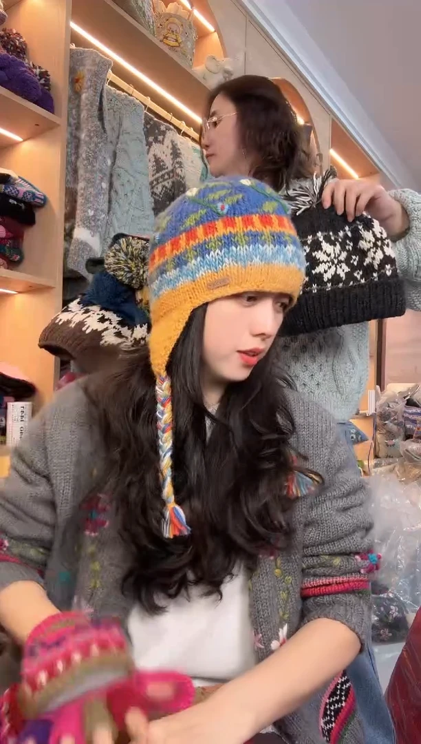 羊毛百羊毛刺绣护耳帽