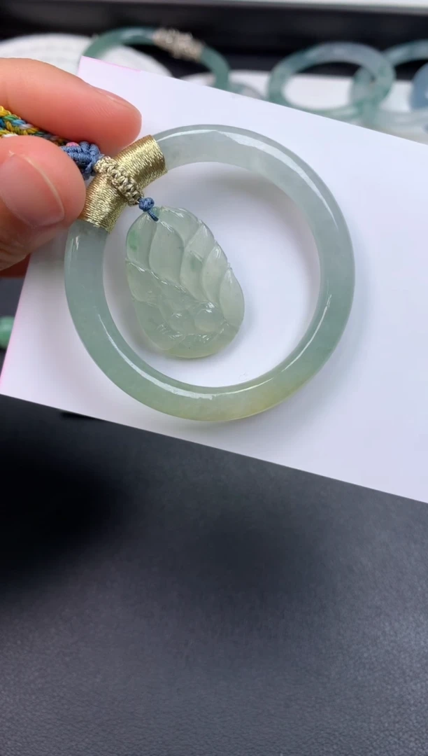 颈饰未镶嵌翡翠无鉴赏期