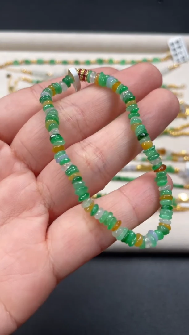 未镶嵌手串翡翠一条   P614
