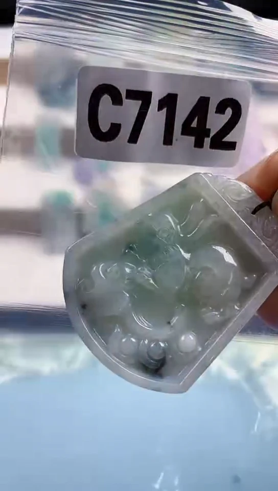 翡翠未镶嵌颈饰天然翡翠吊坠挂件