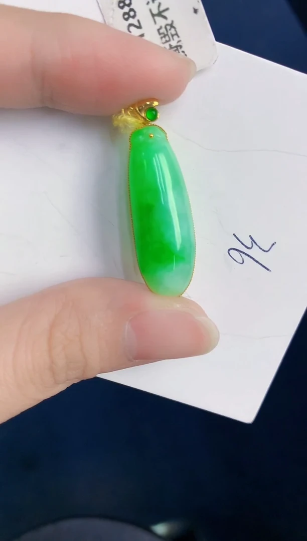 颈饰18K金镶嵌翡翠天然翡翠缅甸A货