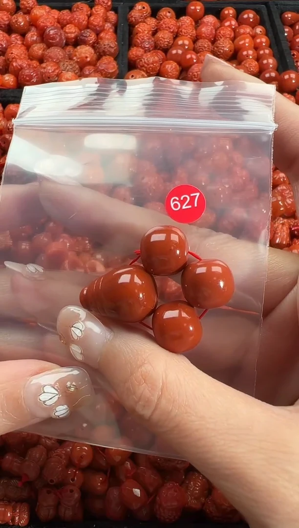 颈饰未镶嵌南红玛瑙1