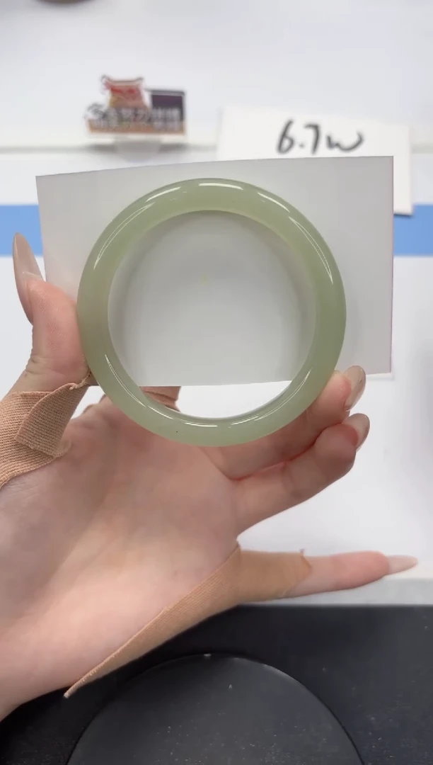 【闪购商品】石英质玉手镯未镶嵌A201-57.7